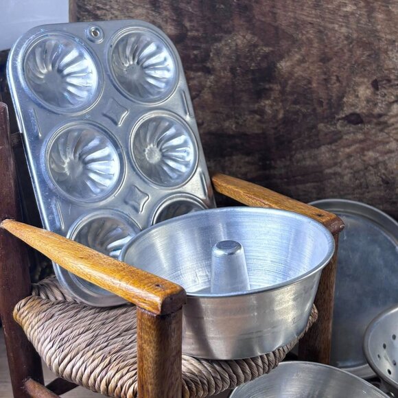 Vintage 1960s Toy Aluminum Bakeware Set | Muffin Tin, Colander & Pans | Mid Cent - Picture 5 of 12